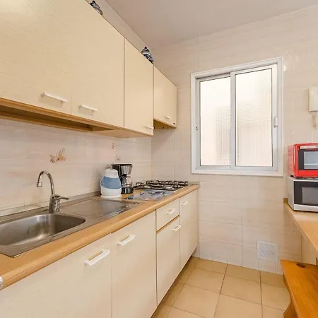 Sunny 1-br With Ac And Private Terrace Near The Ocean