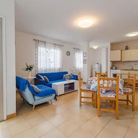 Sunny 1-br With Ac And Private Terrace Near The Ocean