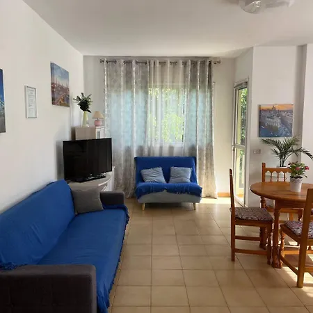 Sunny 1-br With Ac And Private Terrace Near The Ocean *